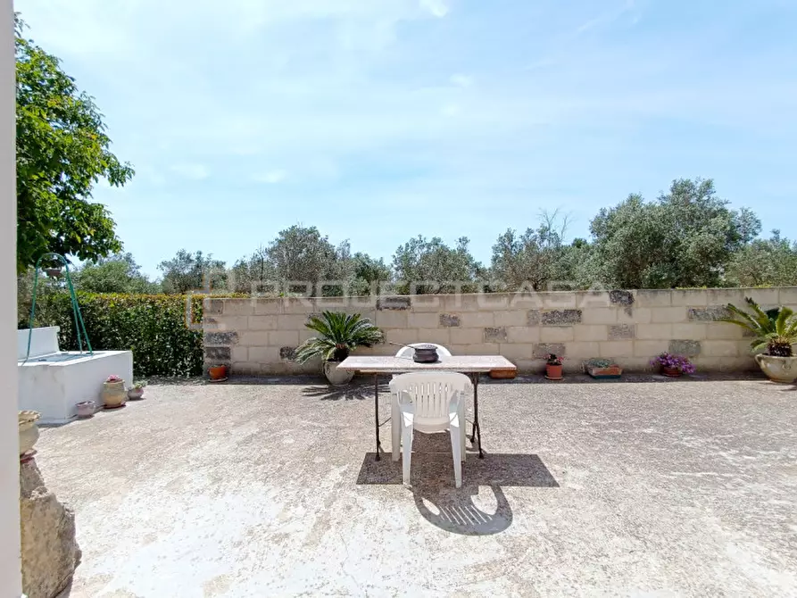 Immagine 21 di Villa in vendita  a Cutrofiano