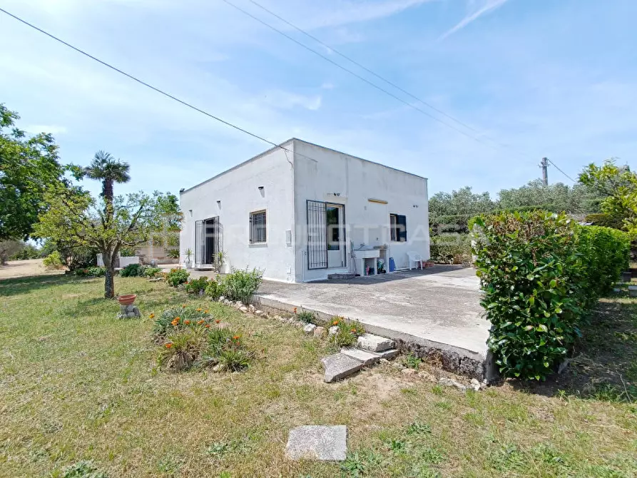 Immagine 25 di Villa in vendita  a Cutrofiano