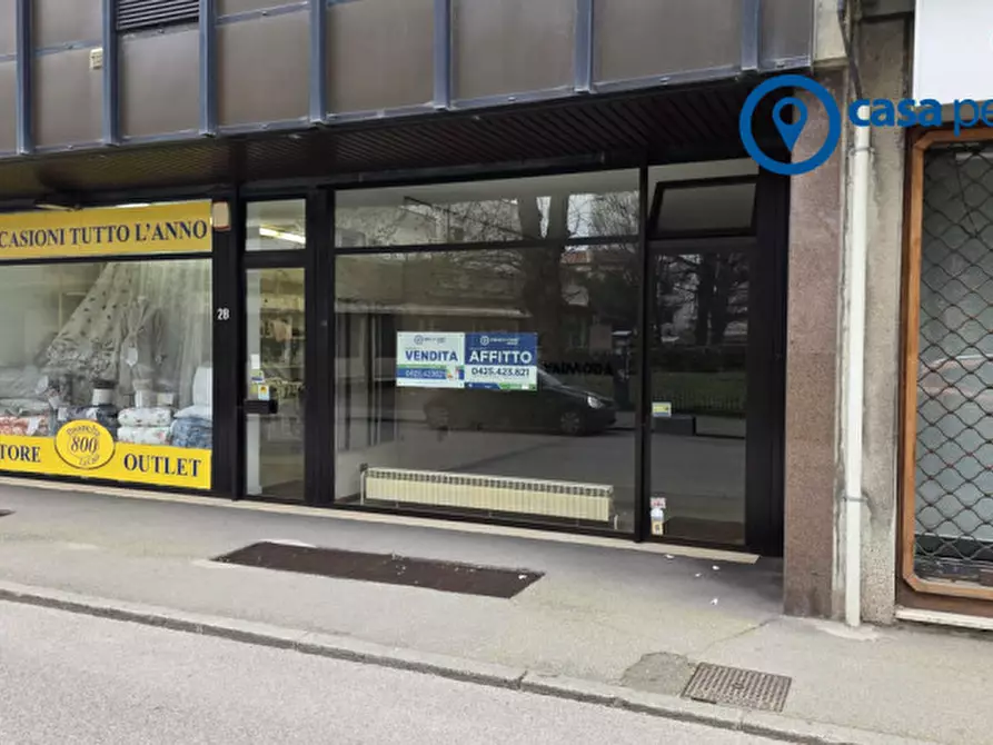 Immagine 2 di Negozio in vendita  in Via Umberto I° a Rovigo