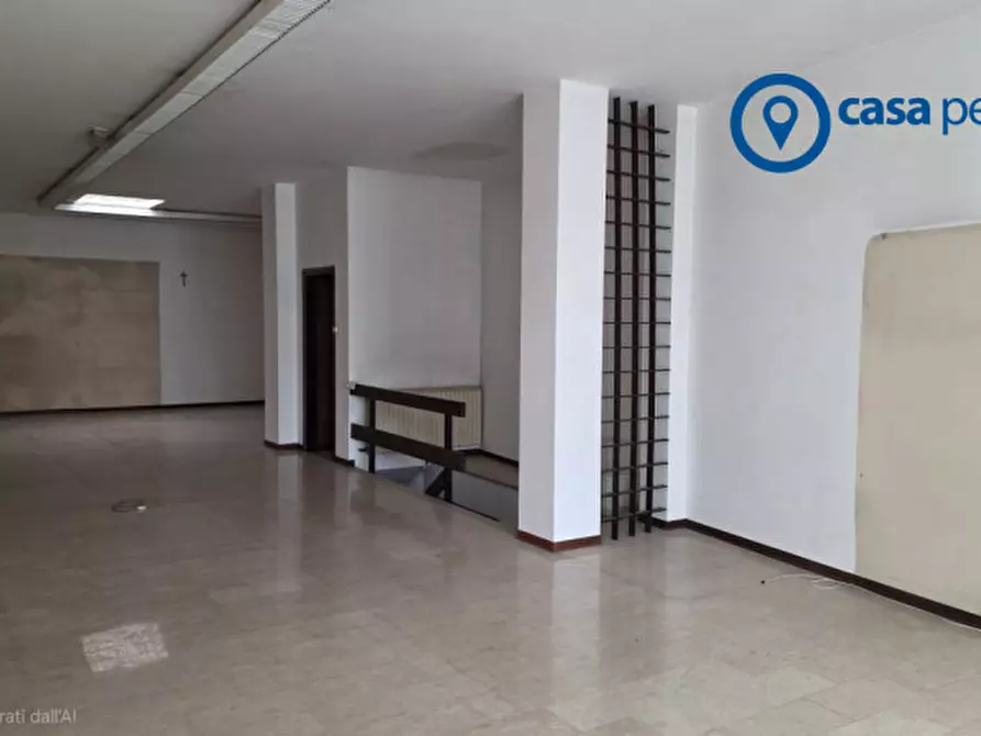 Immagine 5 di Negozio in vendita  in Via Umberto I° a Rovigo