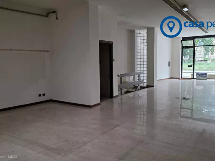 Immagine 6 di Negozio in vendita  in Via Umberto I° a Rovigo