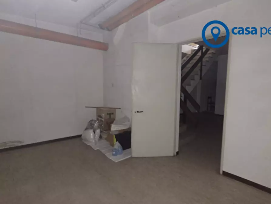 Immagine 9 di Negozio in vendita  in Via Umberto I° a Rovigo