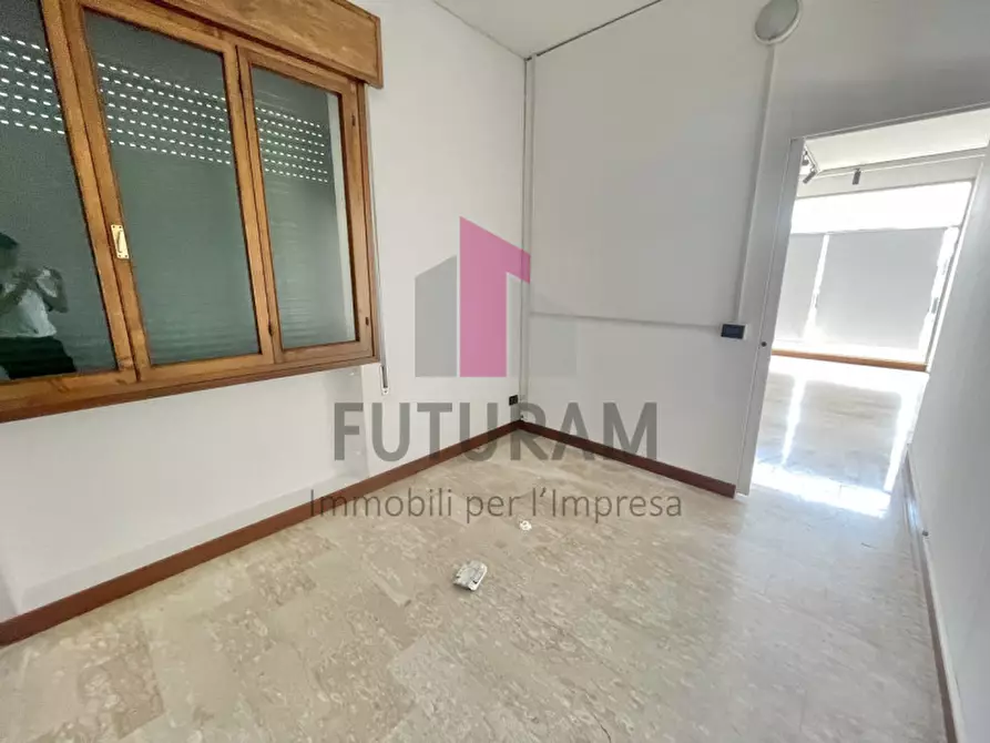 Immagine 17 di Negozio in affitto  in VIA VICA a Rosà
