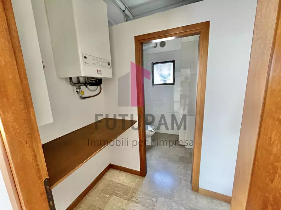 Immagine 20 di Negozio in affitto  in VIA VICA a Rosà