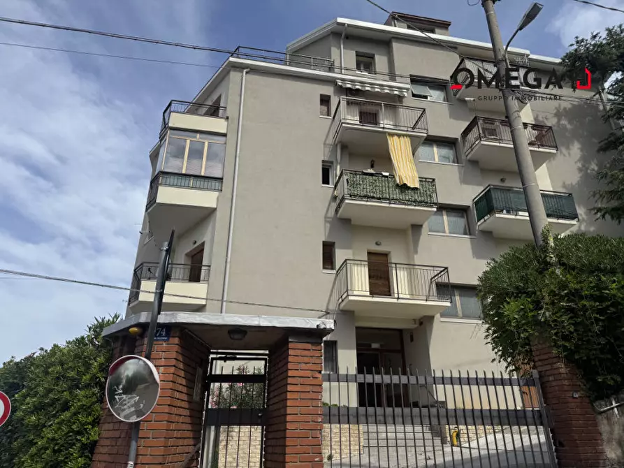 Immagine 2 di Appartamento in vendita  in Via dell'eremo 74 a Trieste