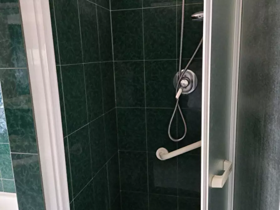 Immagine 12 di Camera in affitto  in Via Torrente Parmossa, 18 a Parma