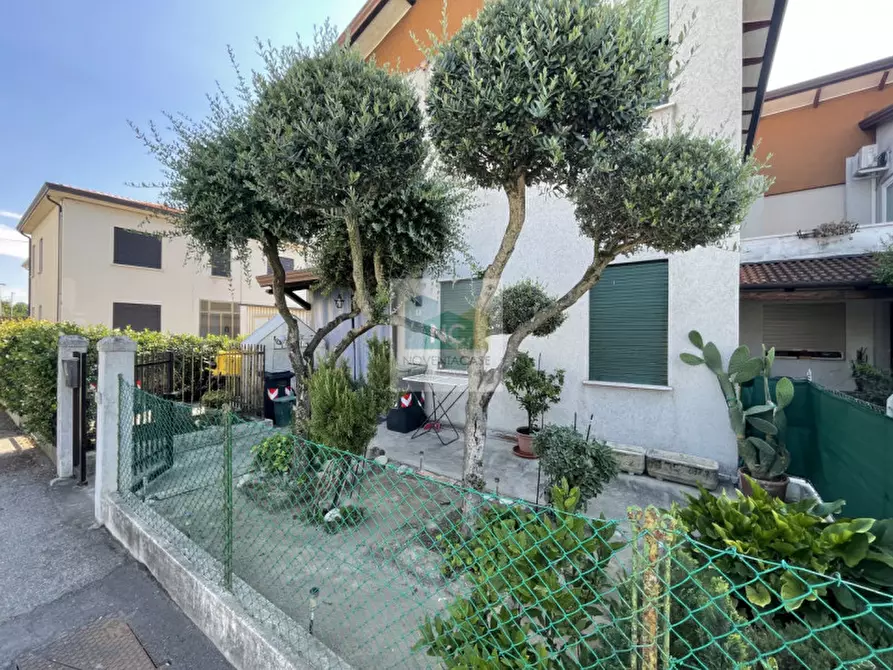 Immagine 1 di Appartamento in vendita  in via giotto 7 a Noventa Padovana