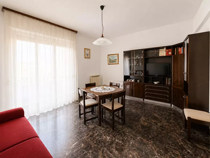 Immagine 2 di Appartamento in vendita  a Senigallia