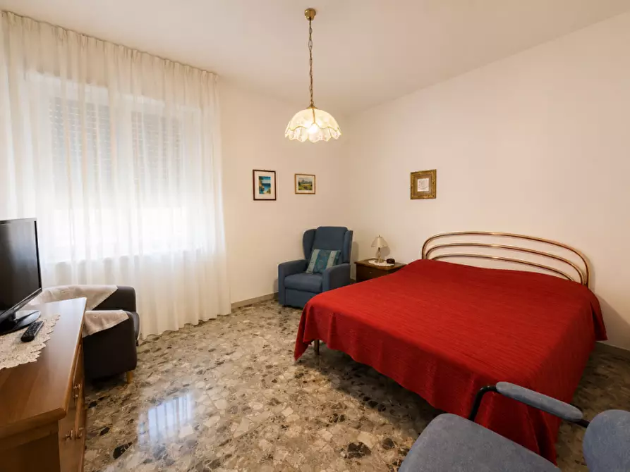 Immagine 7 di Appartamento in vendita  a Senigallia
