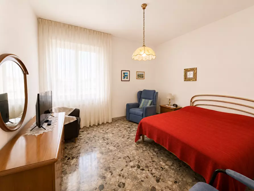 Immagine 8 di Appartamento in vendita  a Senigallia
