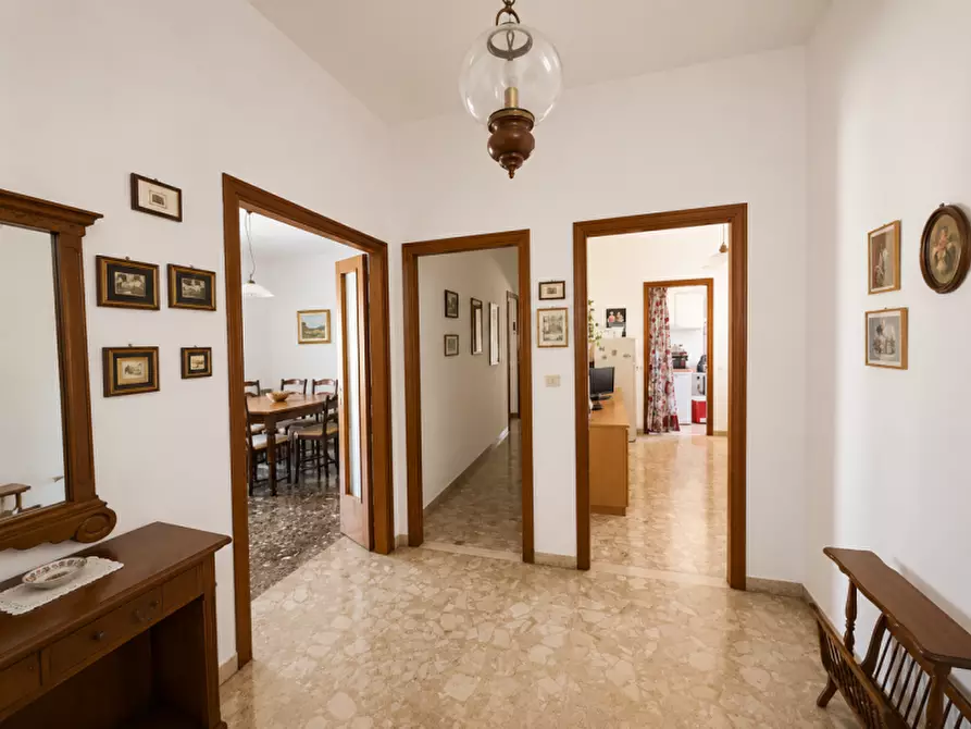 Immagine 9 di Appartamento in vendita  a Senigallia