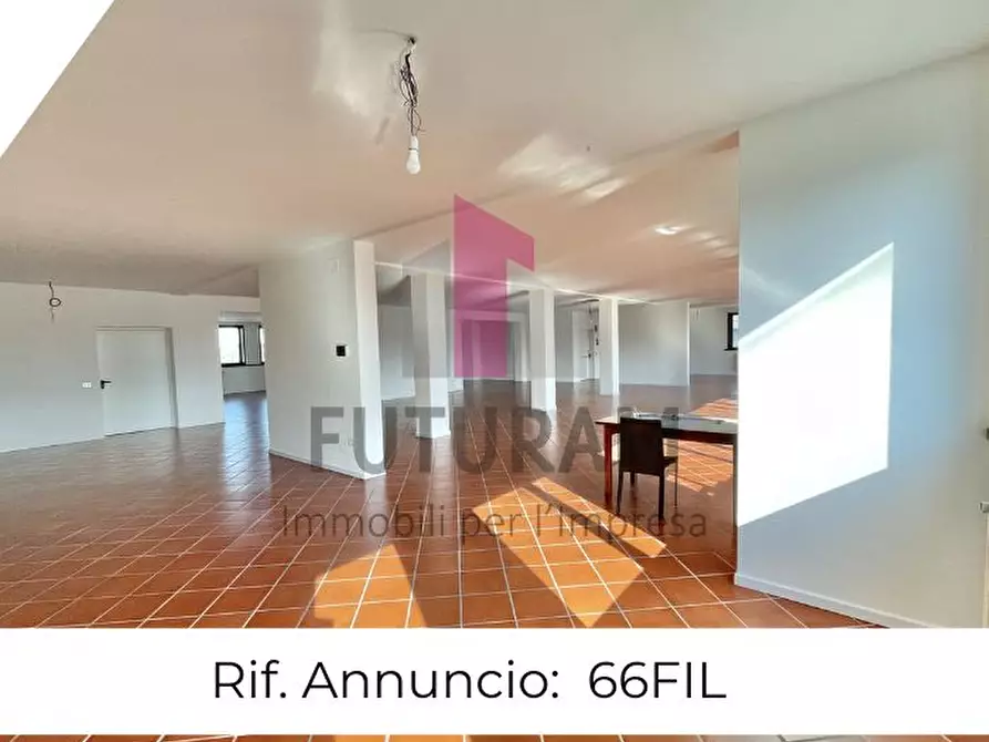 Immagine 1 di Negozio in affitto  in Via Passarin, 6 a Bassano Del Grappa