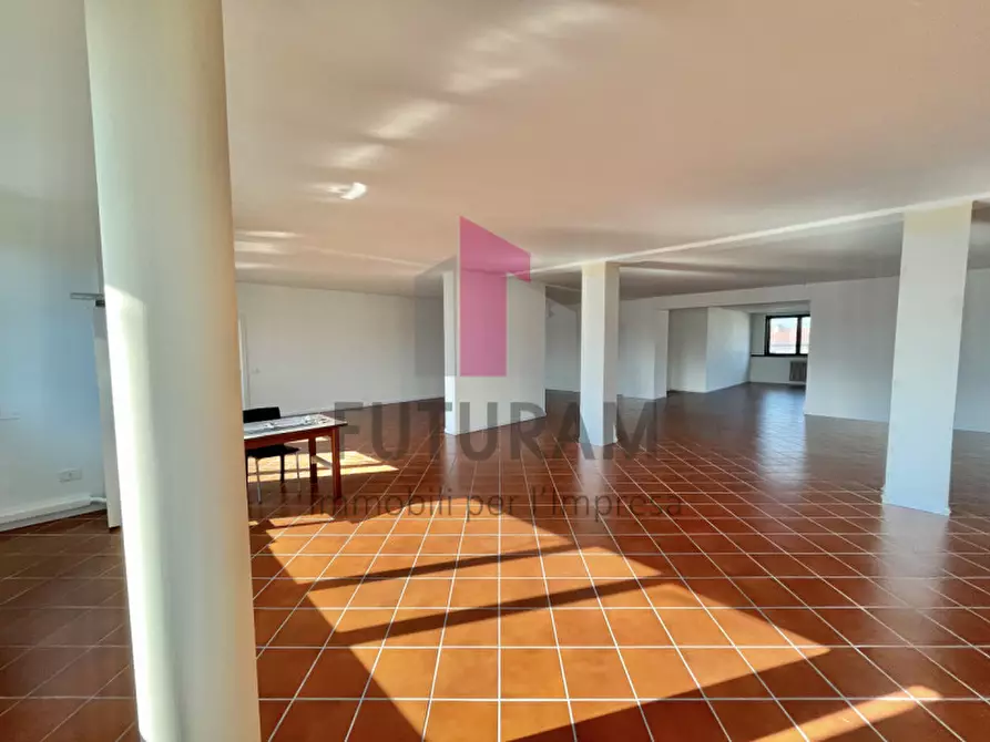 Immagine 6 di Negozio in affitto  in Via Passarin, 6 a Bassano Del Grappa