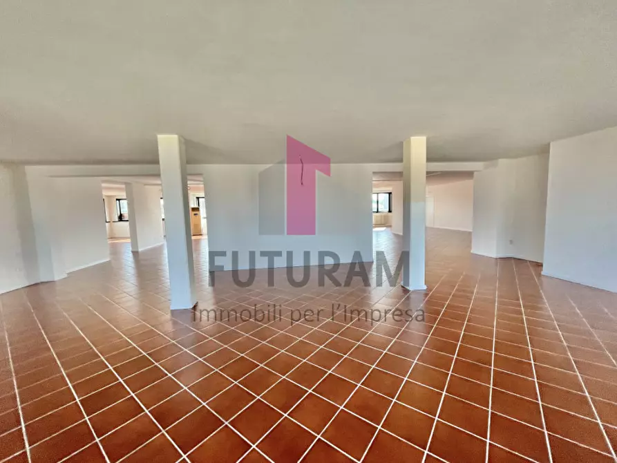 Immagine 14 di Negozio in affitto  in Via Passarin, 6 a Bassano Del Grappa