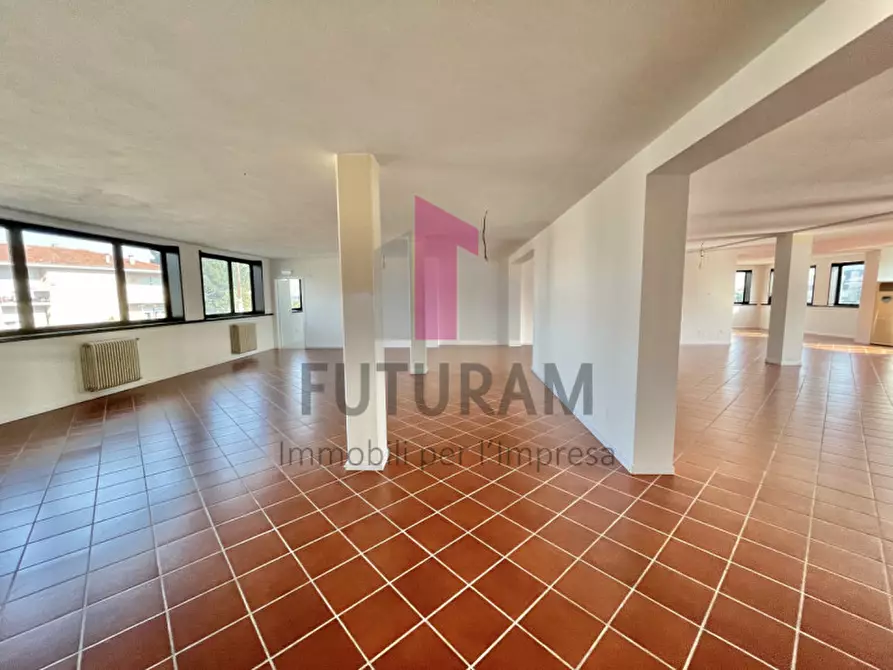 Immagine 16 di Negozio in affitto  in Via Passarin, 6 a Bassano Del Grappa