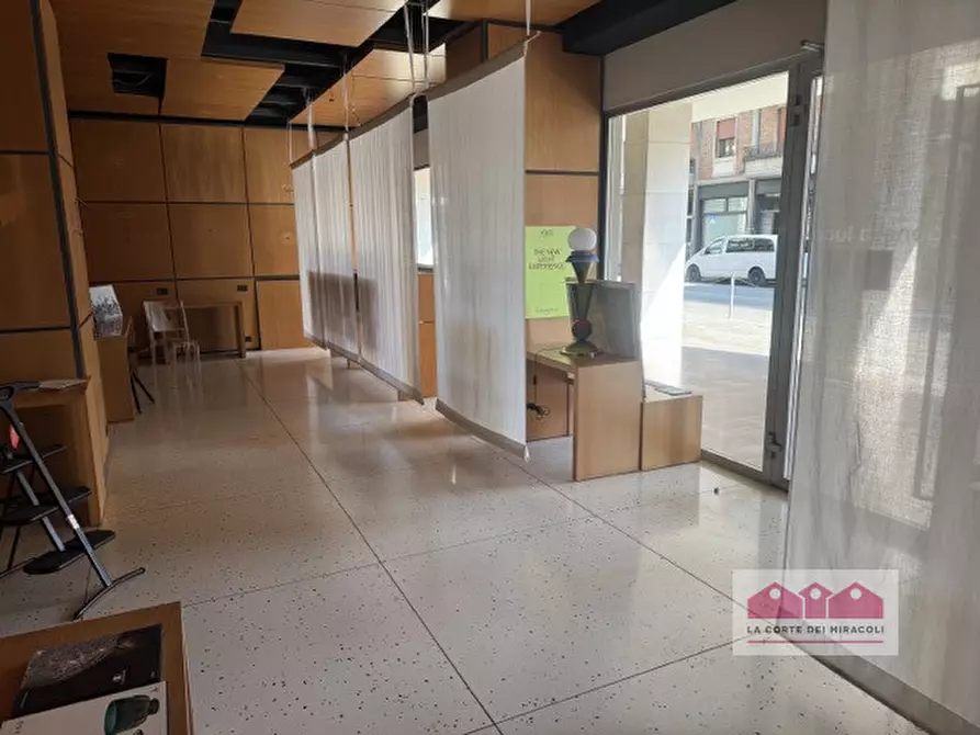 Immagine 2 di Negozio in affitto  in Viale Giuseppe Verdi a Vicenza
