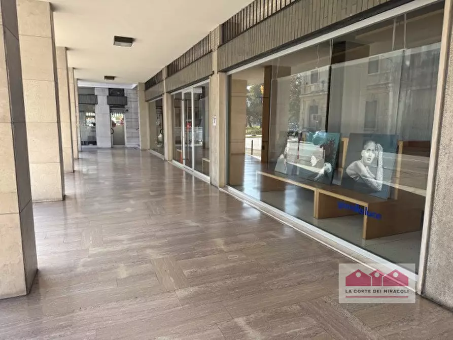 Immagine 8 di Negozio in affitto  in Viale Giuseppe Verdi a Vicenza