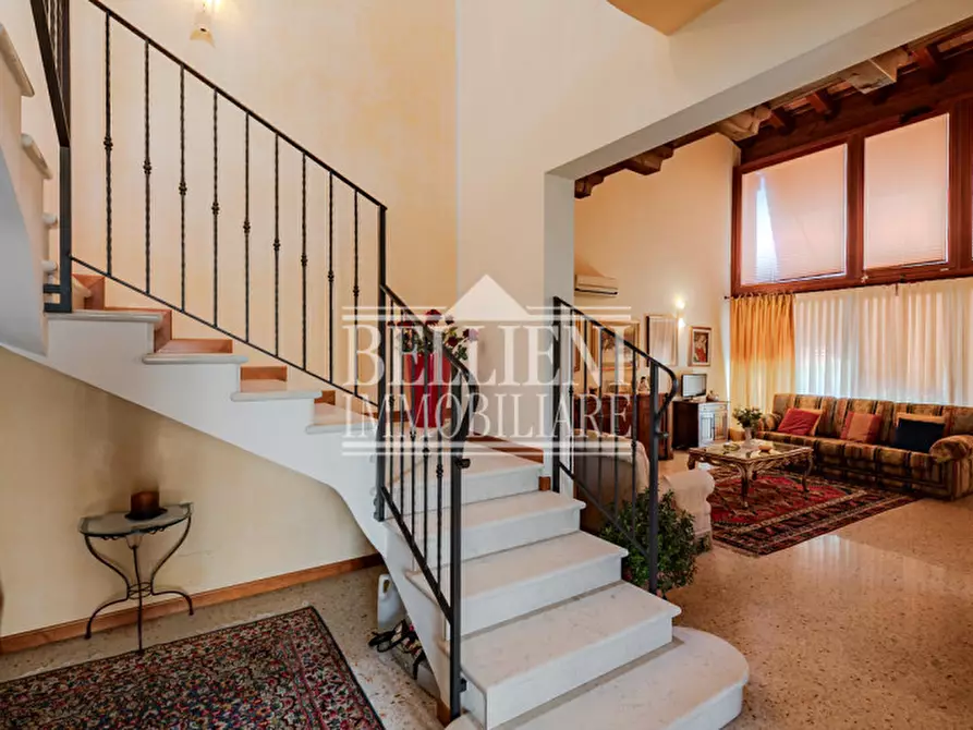 Immagine 4 di Casa bifamiliare in vendita  in Via Francesco Crispi a Costabissara