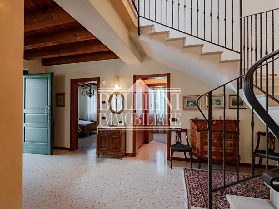 Immagine 7 di Casa bifamiliare in vendita  in Via Francesco Crispi a Costabissara