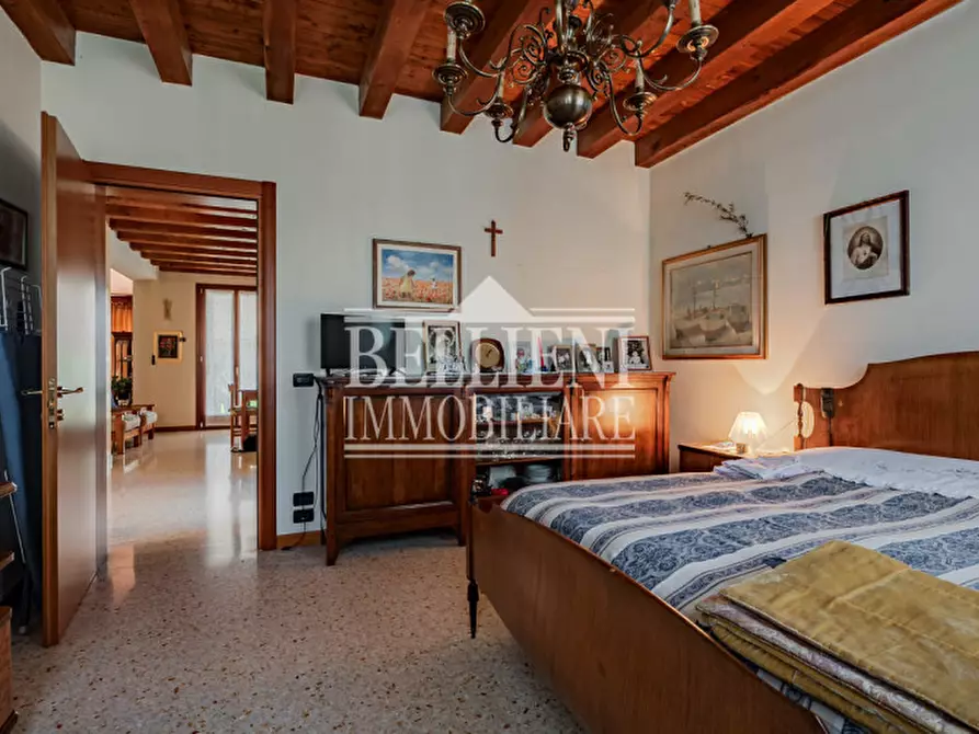 Immagine 9 di Casa bifamiliare in vendita  in Via Francesco Crispi a Costabissara