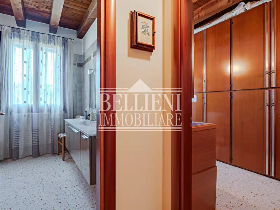 Immagine 10 di Casa bifamiliare in vendita  in Via Francesco Crispi a Costabissara