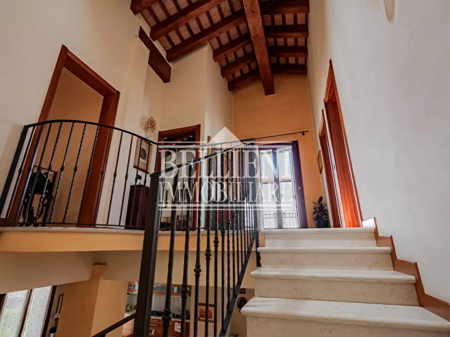 Immagine 13 di Casa bifamiliare in vendita  in Via Francesco Crispi a Costabissara