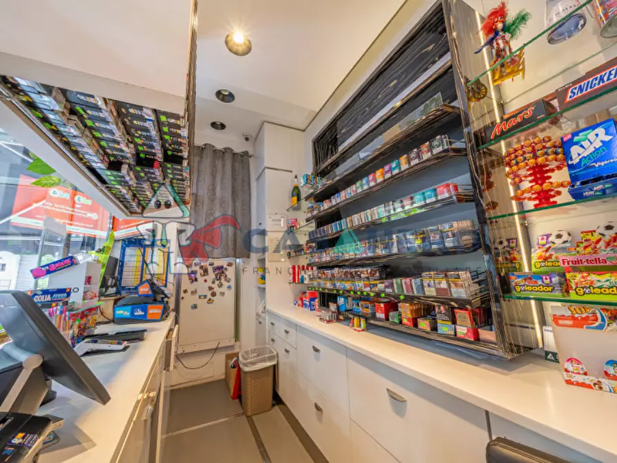 Immagine 4 di Attività commerciale in vendita  in Via Papa Giovanni XXIII 169 a Belmonte Mezzagno
