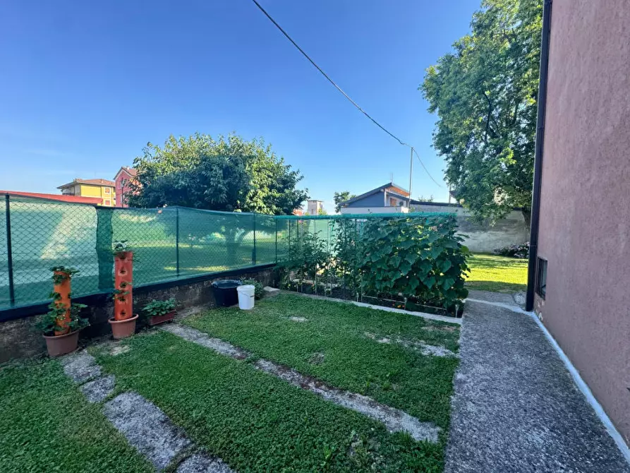Immagine 40 di Appartamento in vendita  in Via Sorelle Girelli a Poncarale