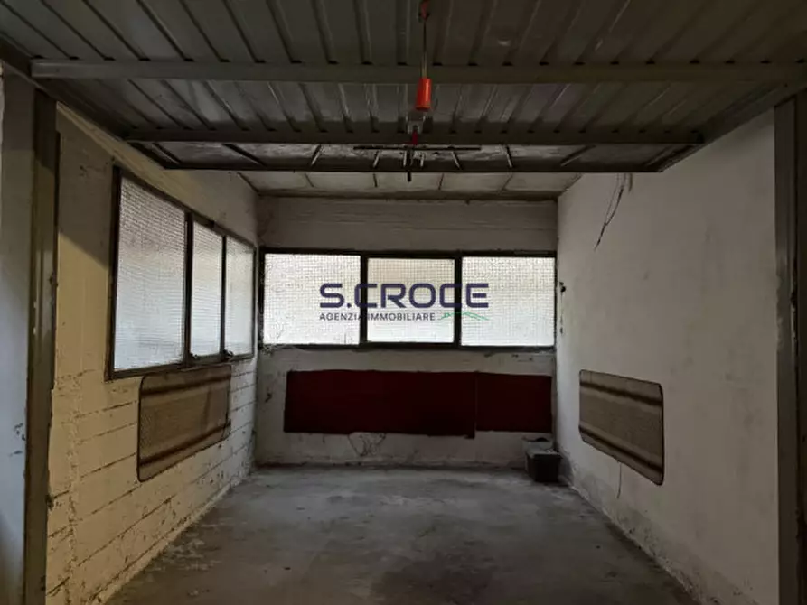 Immagine 1 di Garage in vendita  a Padova