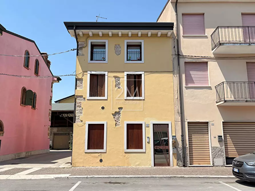 Immagine 1 di Appartamento in vendita  in Via Cavour a Villafranca Di Verona