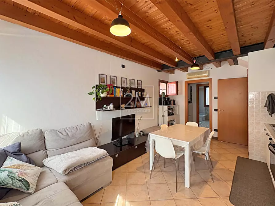 Immagine 3 di Appartamento in vendita  in Via Cavour a Villafranca Di Verona