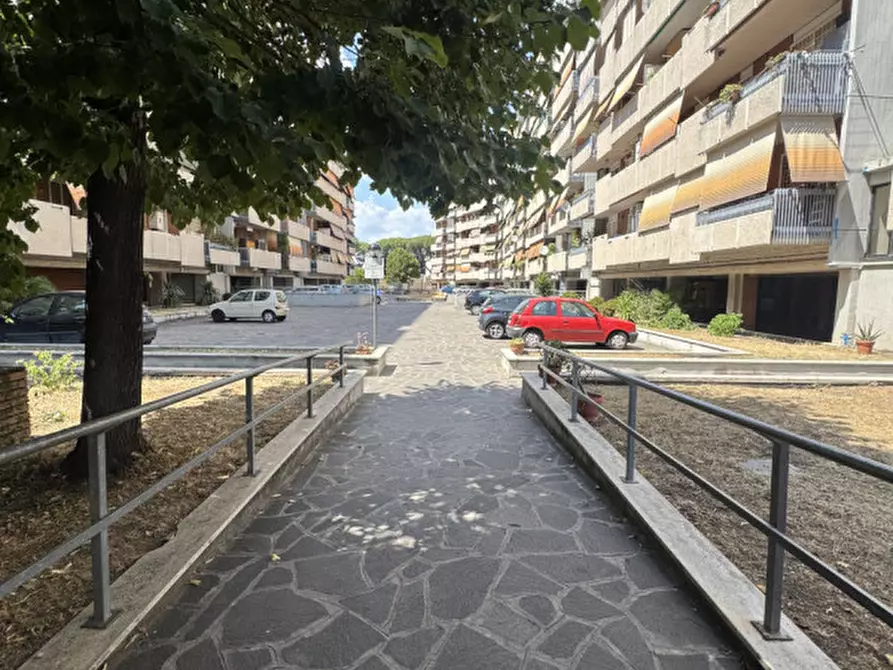 Immagine 2 di Appartamento in vendita  in Via Eudo Giulioli a Roma
