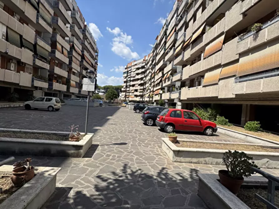 Immagine 3 di Appartamento in vendita  in Via Eudo Giulioli a Roma