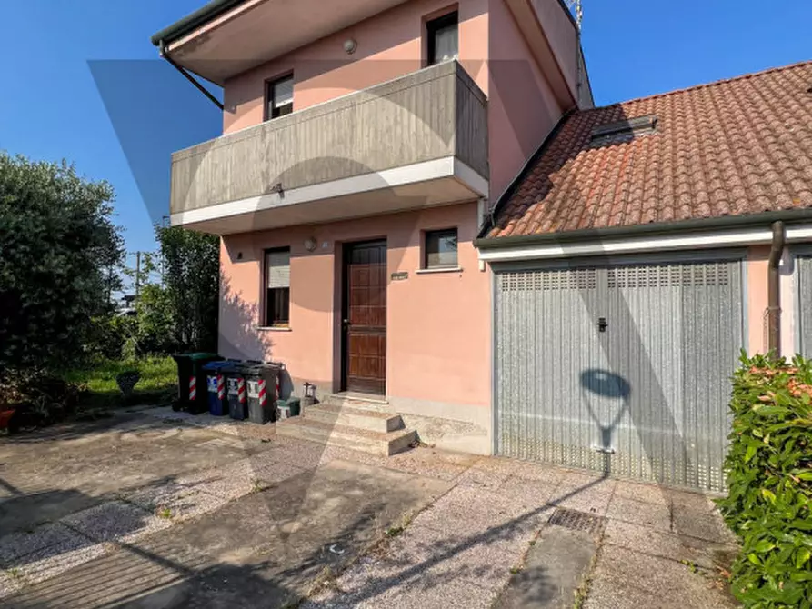 Immagine 1 di Villetta a schiera in vendita  in Via Ravenna - Monsole di Cona a Cona