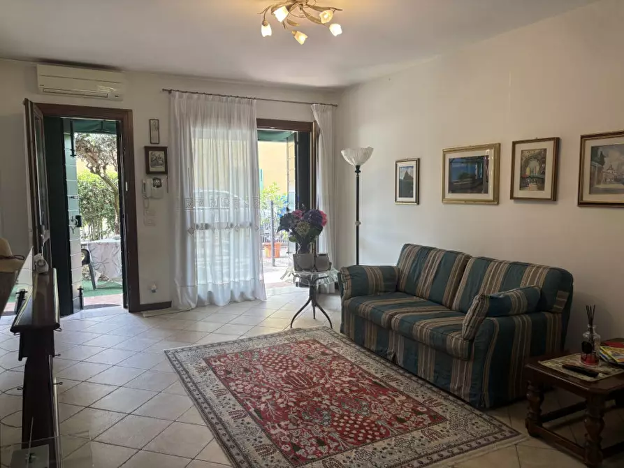 Immagine 2 di Casa trifamiliare in vendita  in Via Toscanini a Mestrino