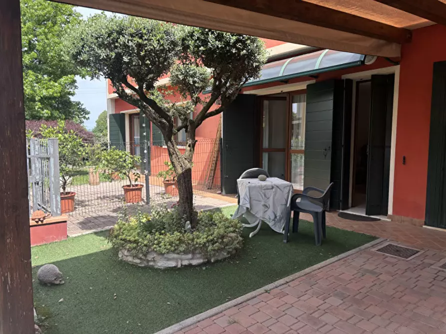 Immagine 5 di Casa trifamiliare in vendita  in Via Toscanini a Mestrino