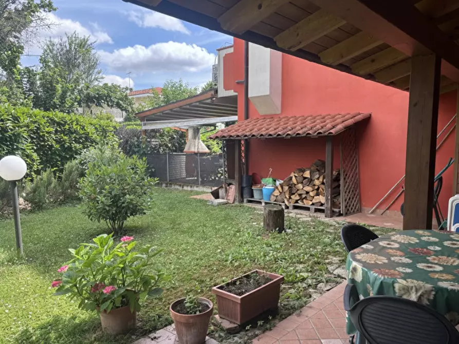 Immagine 23 di Casa trifamiliare in vendita  in Via Toscanini a Mestrino