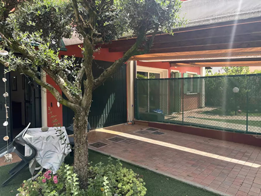 Immagine 24 di Casa trifamiliare in vendita  in Via Toscanini a Mestrino