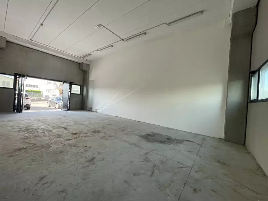 Immagine 6 di Capannone industriale in affitto  in VIA ROMA 1 a Masera' Di Padova