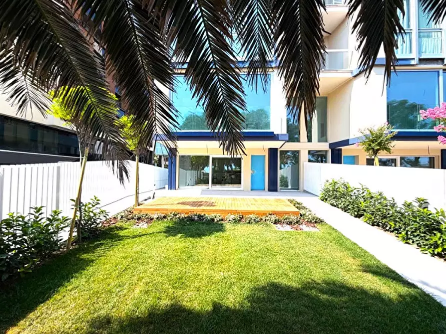 Immagine 2 di Appartamento in vendita  a Riccione