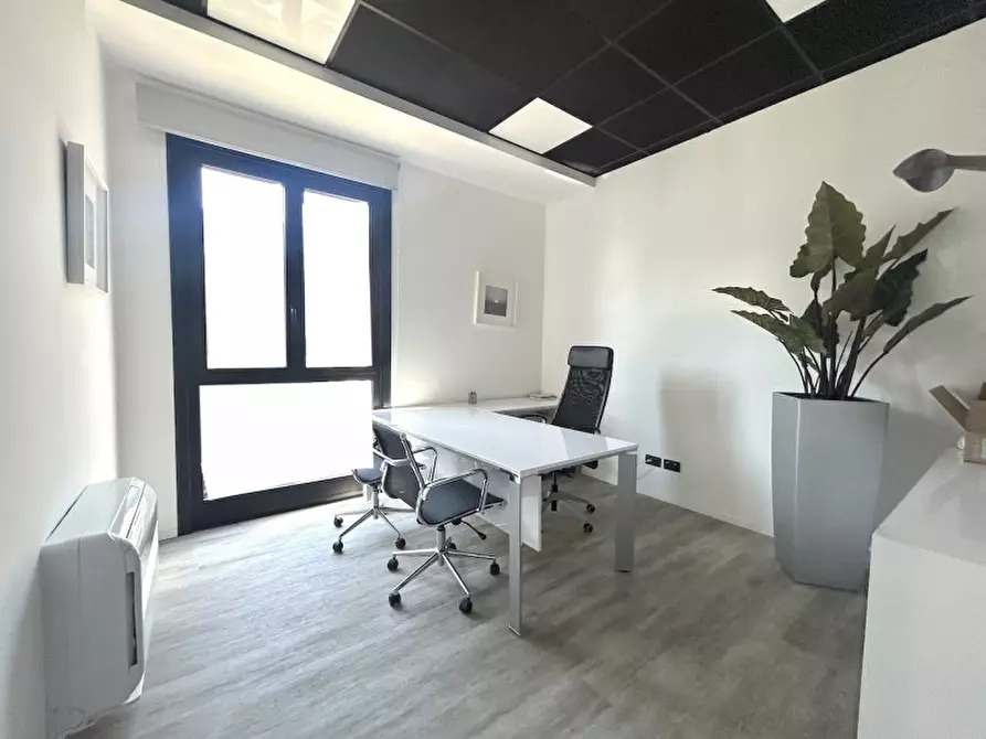 Immagine 6 di Ufficio in affitto  in via romagna a Cesena