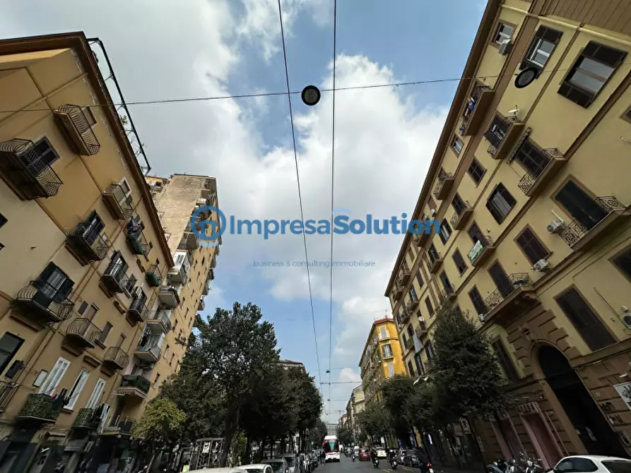 Immagine 1 di Negozio in vendita  in Via Sant'Antonio Abate a Napoli