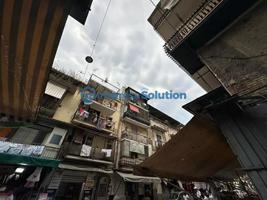 Immagine 5 di Negozio in vendita  in Via Sant'Antonio Abate a Napoli
