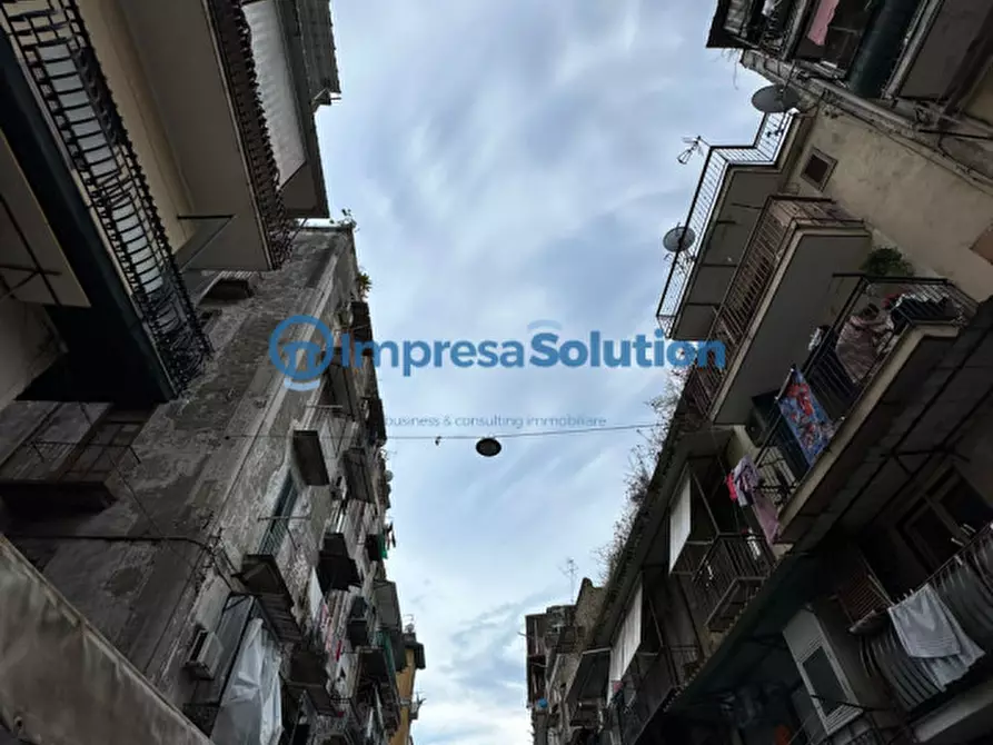 Immagine 9 di Negozio in vendita  in Via Sant'Antonio Abate a Napoli