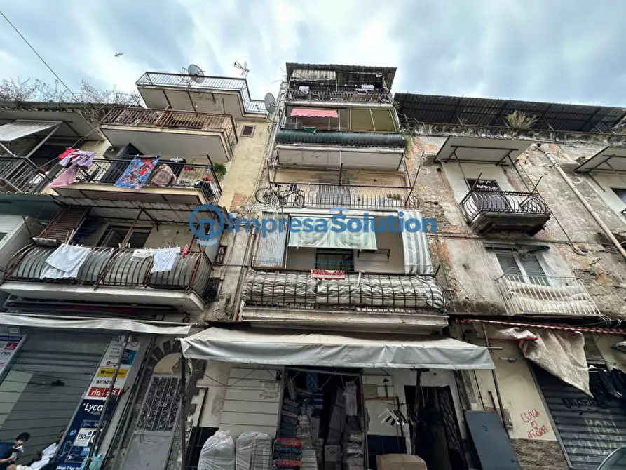 Immagine 11 di Negozio in vendita  in Via Sant'Antonio Abate a Napoli