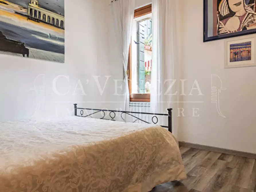 Immagine 4 di Appartamento in vendita  a Venezia