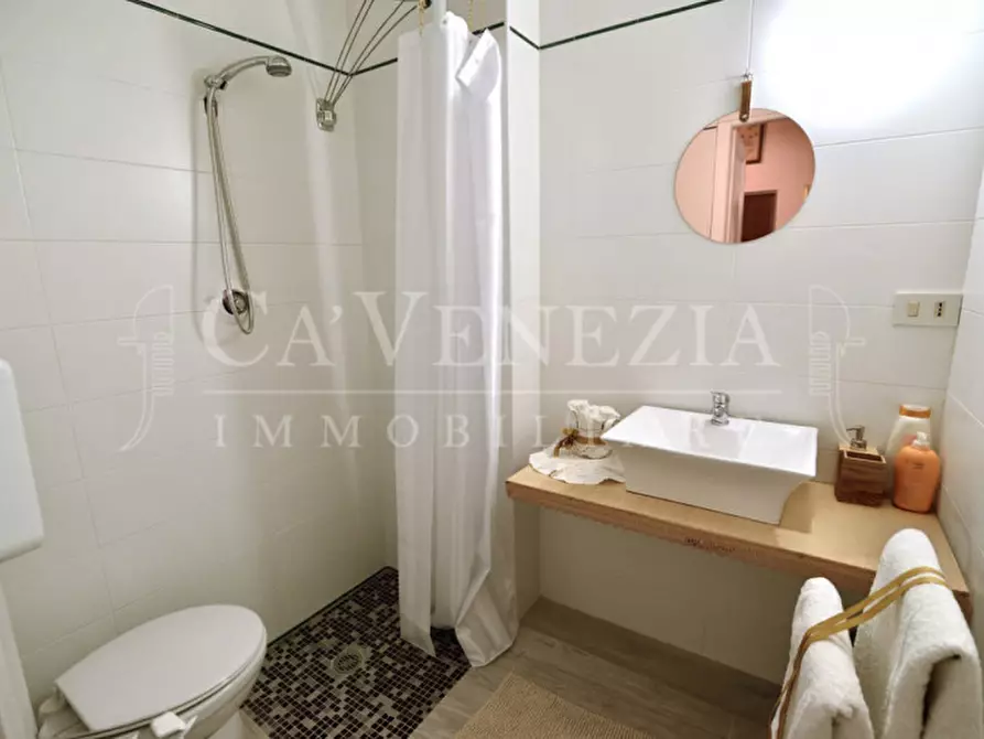 Immagine 9 di Appartamento in vendita  a Venezia
