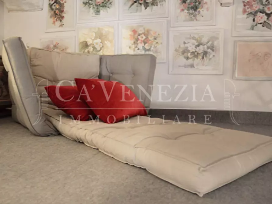 Immagine 11 di Appartamento in vendita  a Venezia