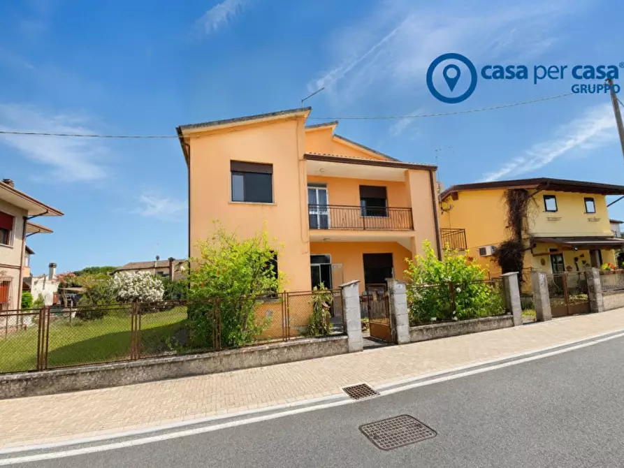 Immagine 1 di Casa bifamiliare in vendita  in Viale Guglielmo Marconi a Rosolina