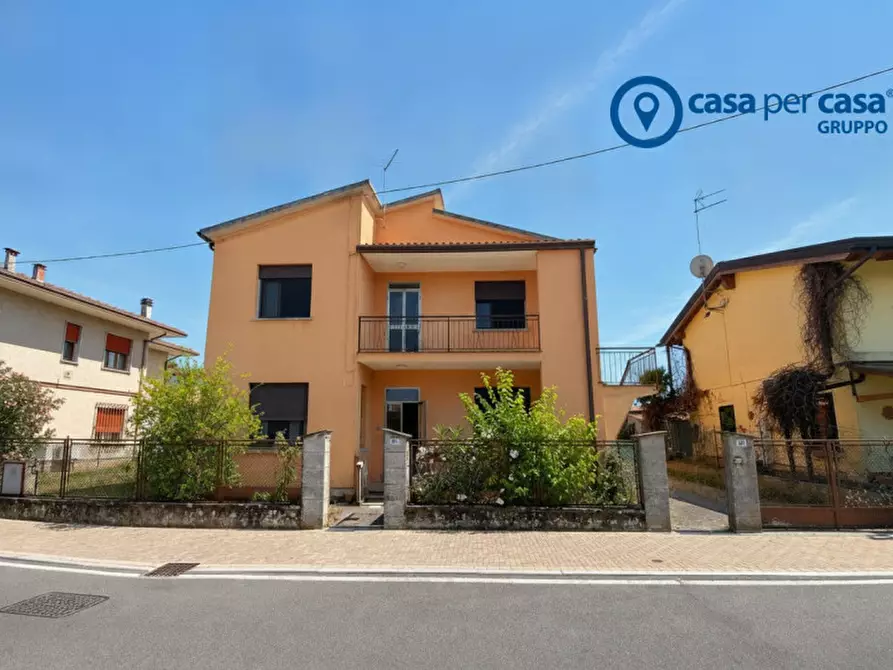 Immagine 2 di Casa bifamiliare in vendita  in Viale Guglielmo Marconi a Rosolina